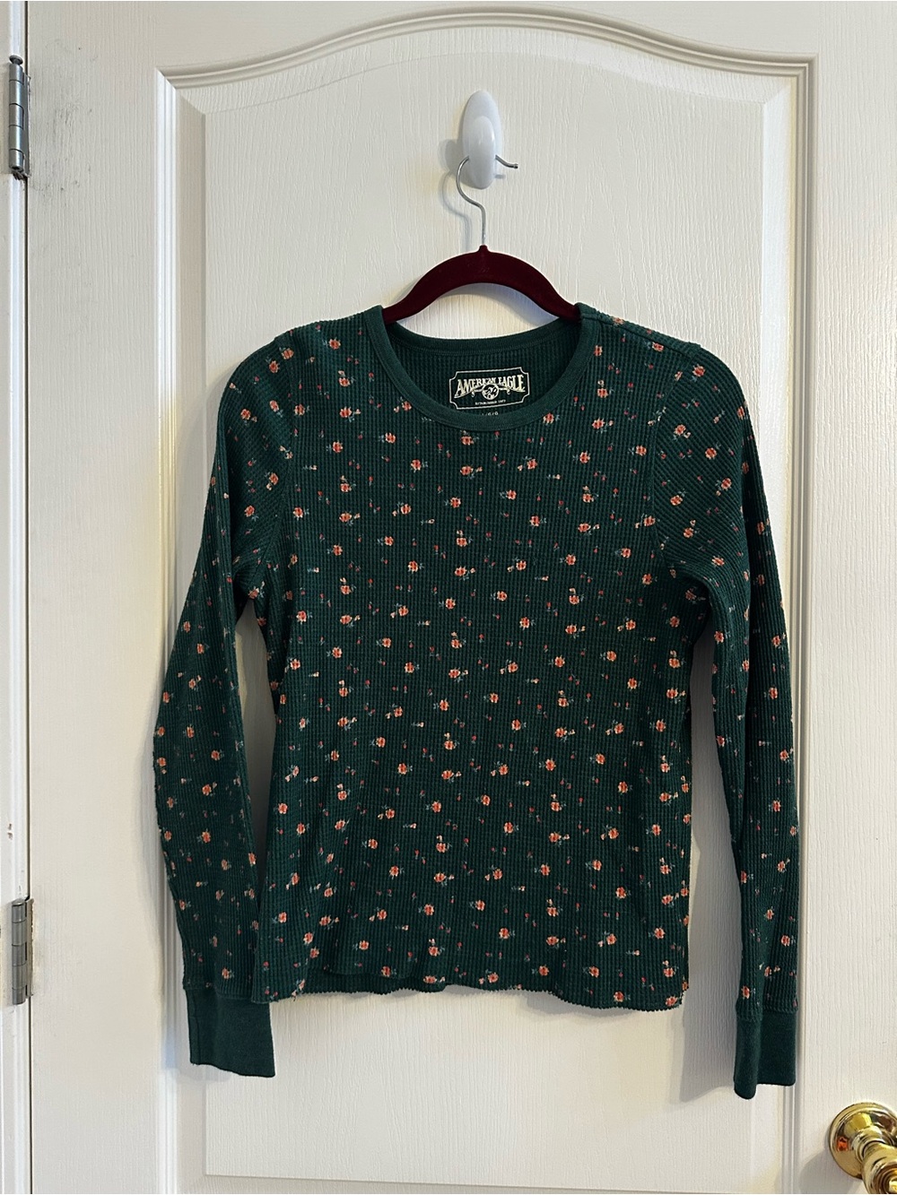 american eagle dark green floral waffle knit top